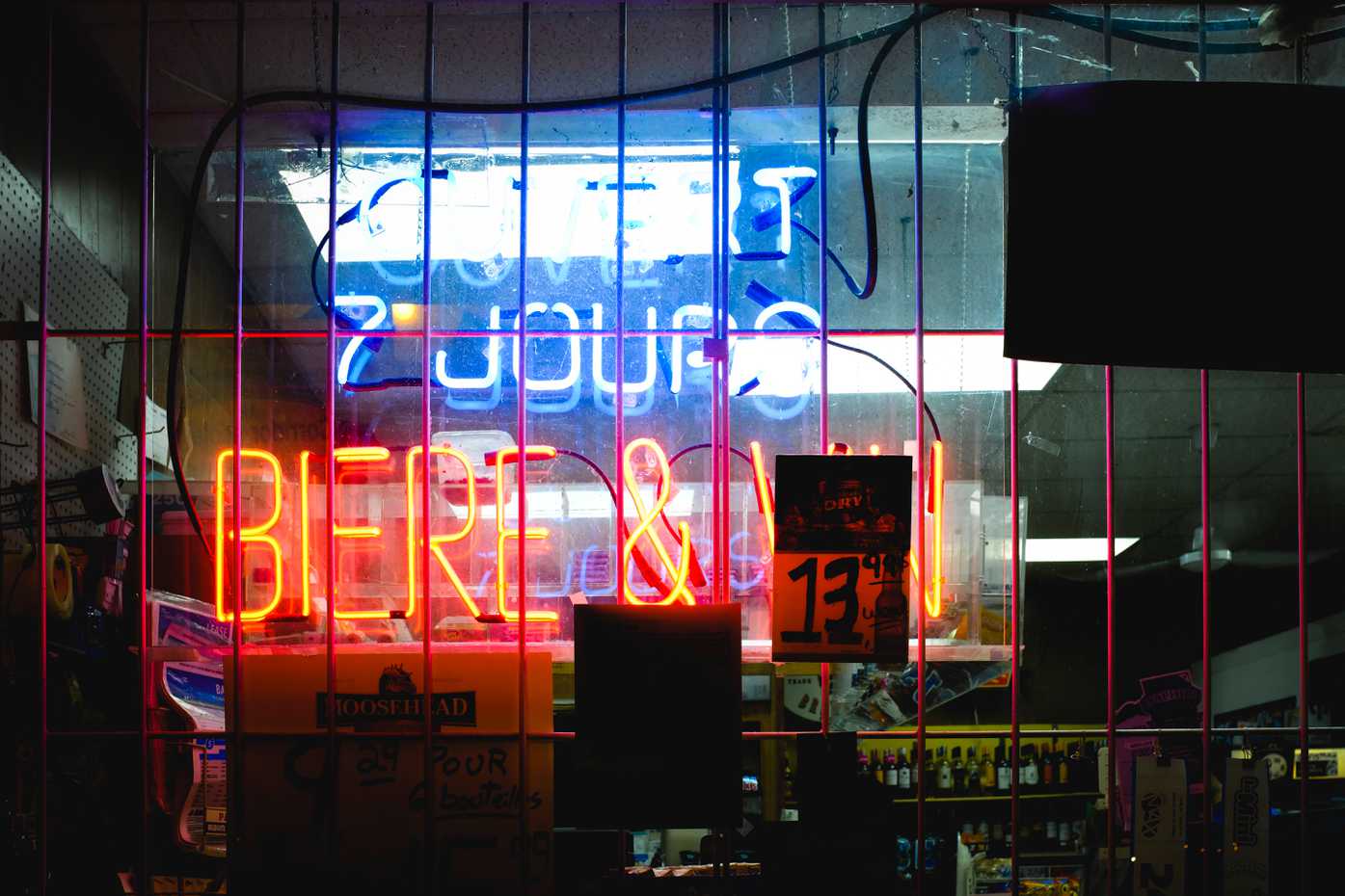 Neon sign – biere & vin
